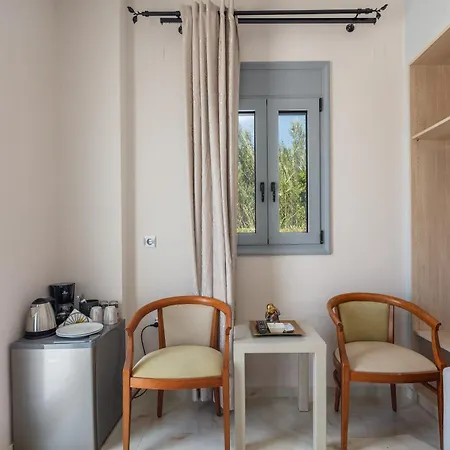 Hotel Iosifina, 80 Metres From Episkopi Beach! Dhramia Room photo