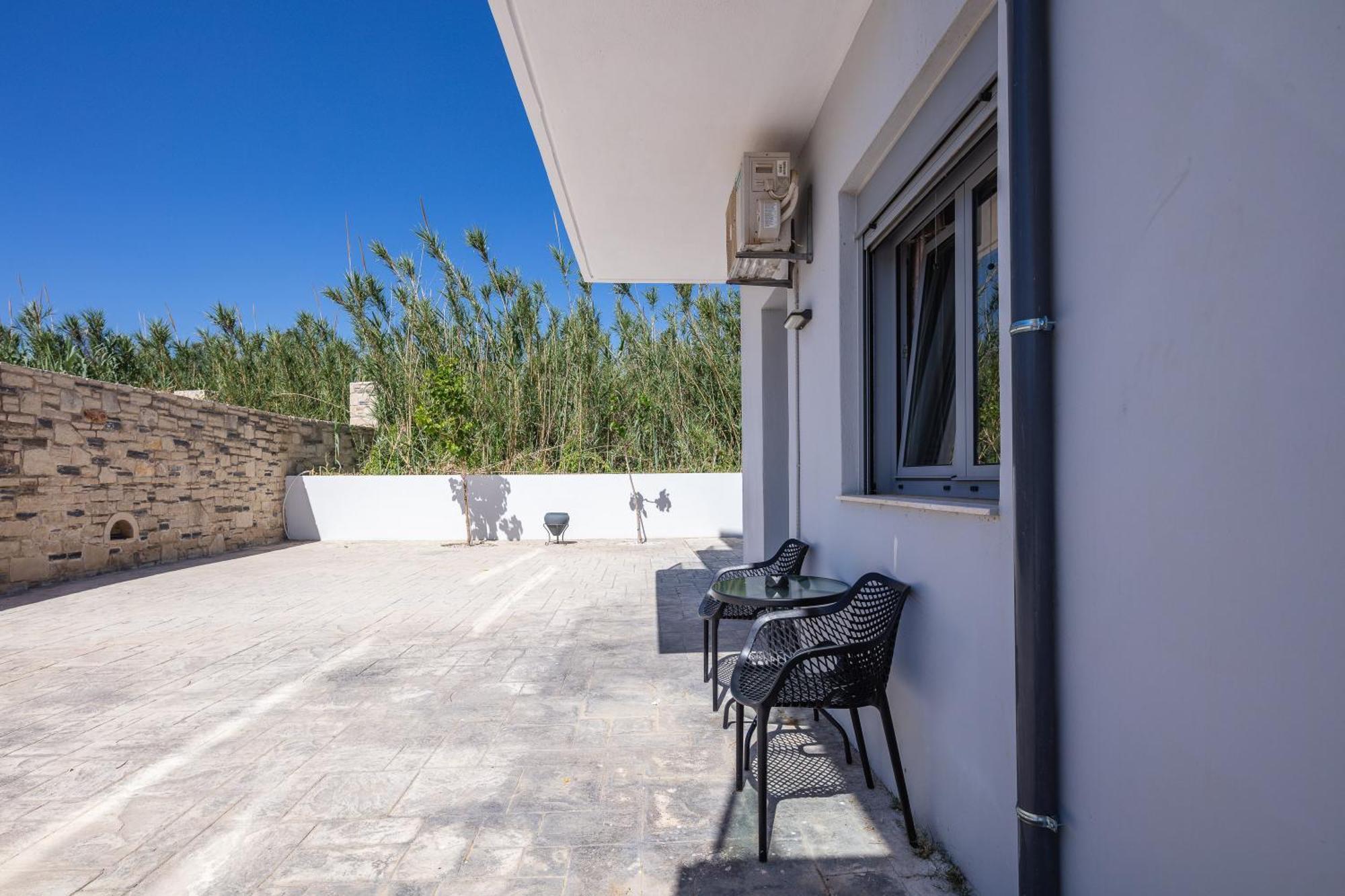 Iosifina, 80 Metres From Episkopi Beach!