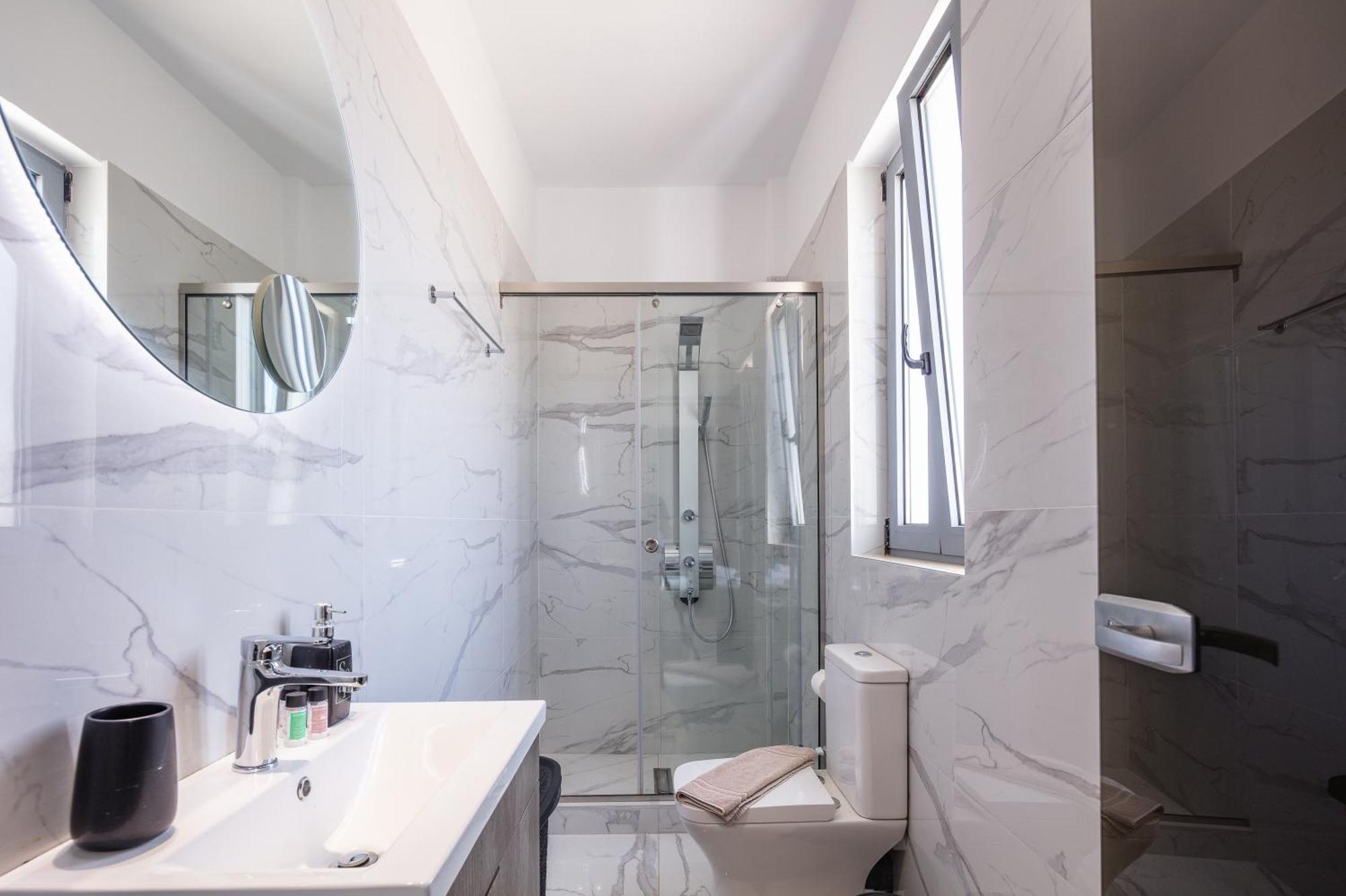Iosifina, 80 Metres From Episkopi Beach! Apartment Dhramia