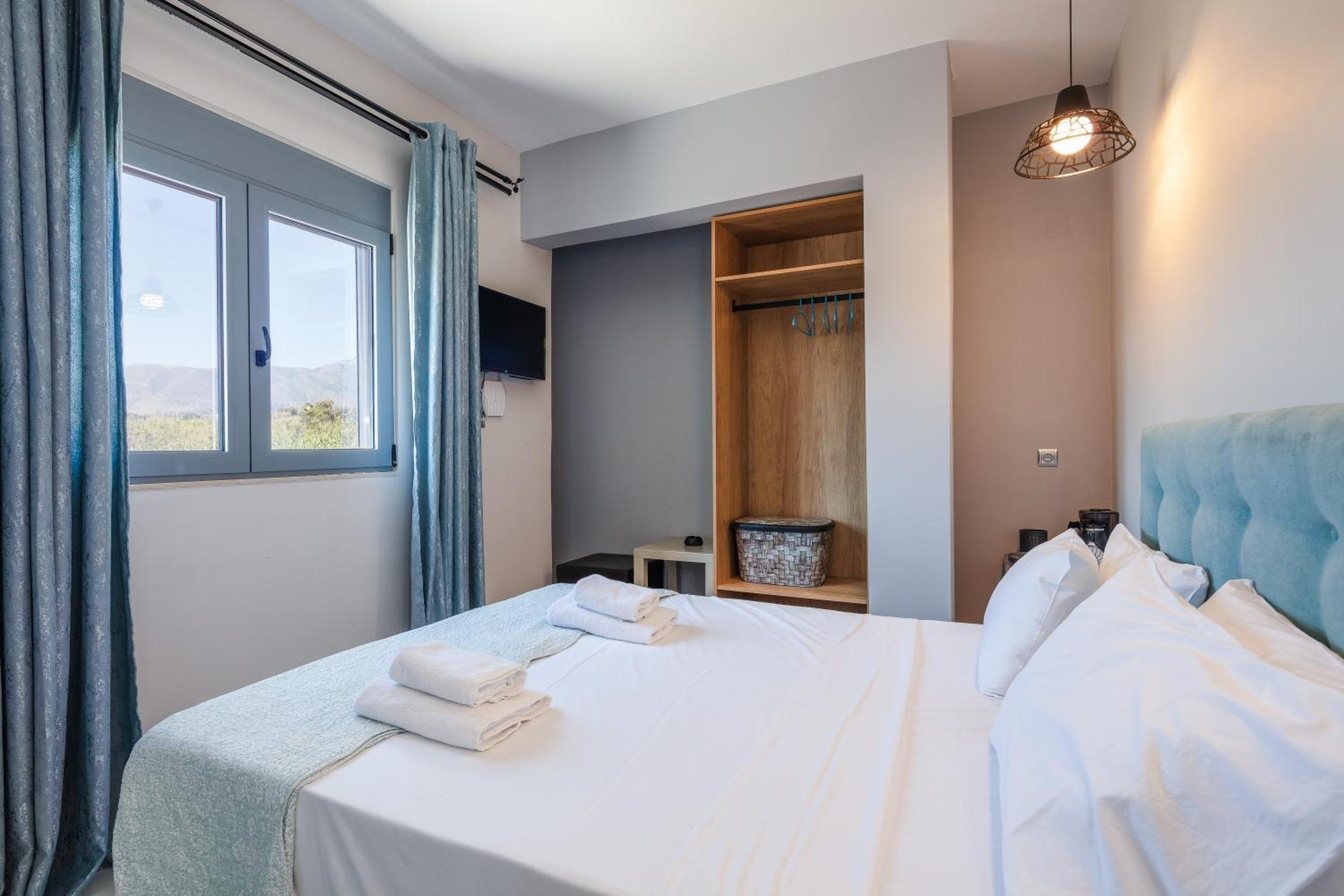 Iosifina, 80 Metres From Episkopi Beach! * Dhramia