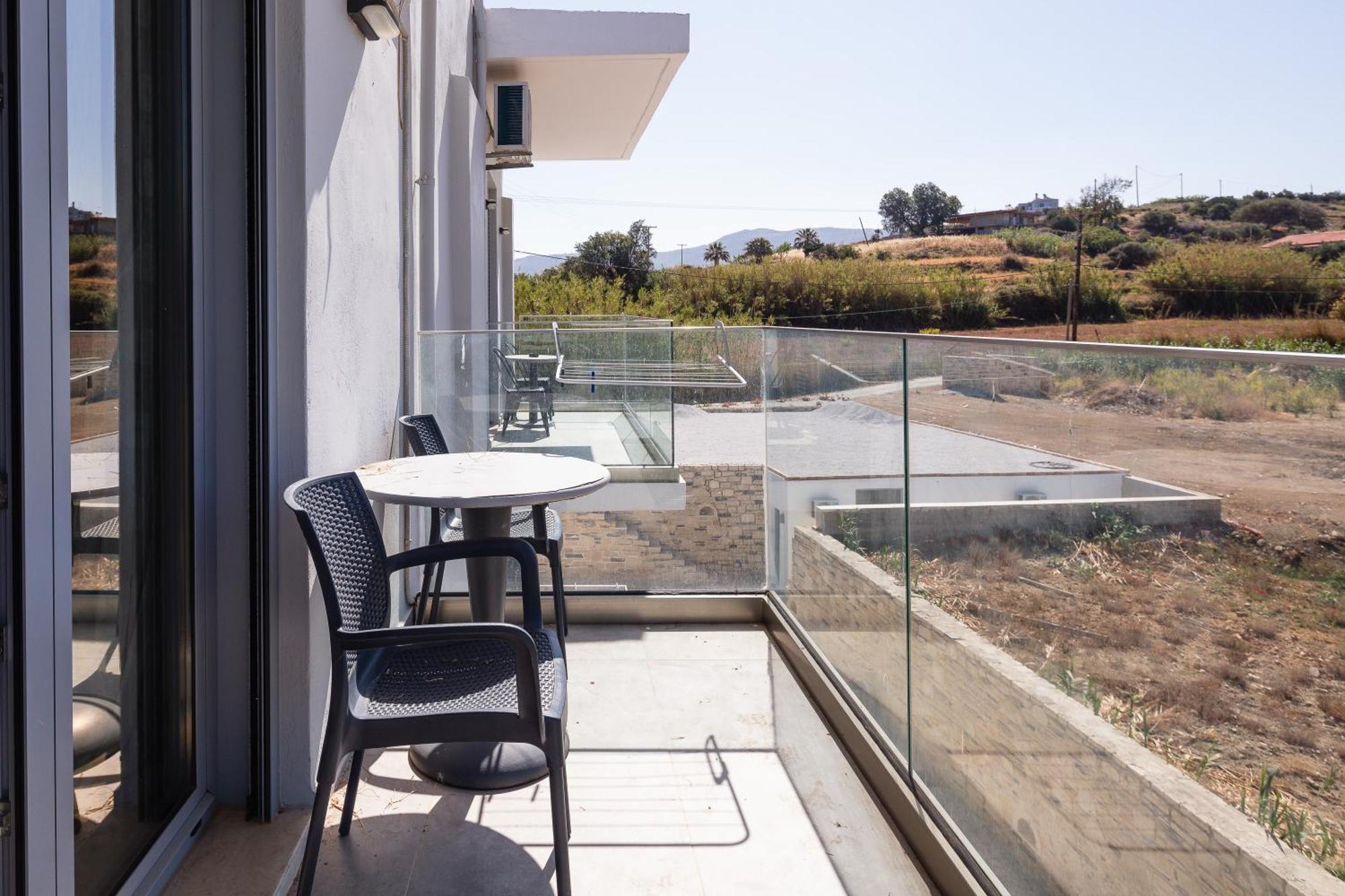 Iosifina, 80 Metres From Episkopi Beach! Apartment
