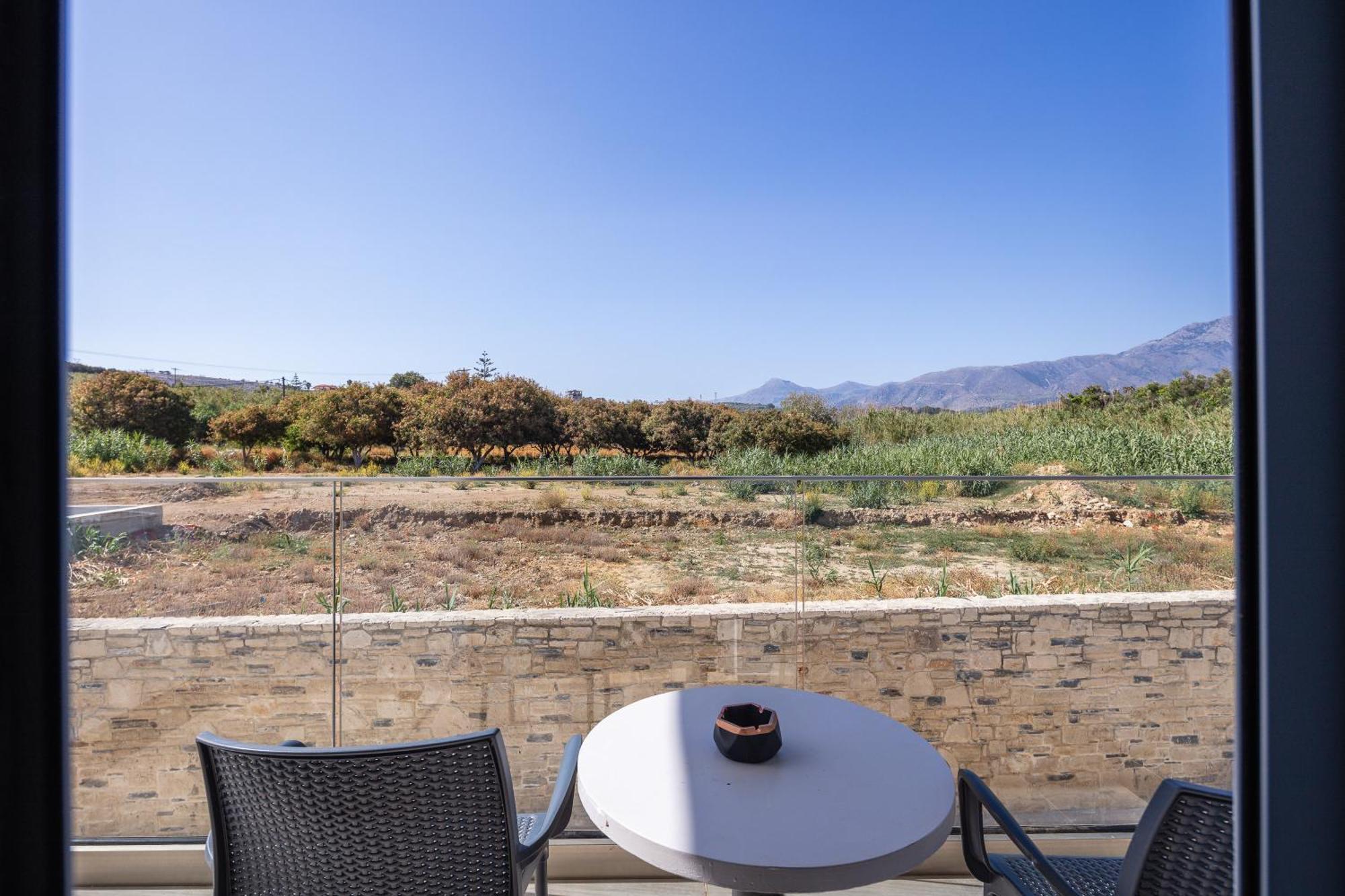Iosifina, 80 Metres From Episkopi Beach! *