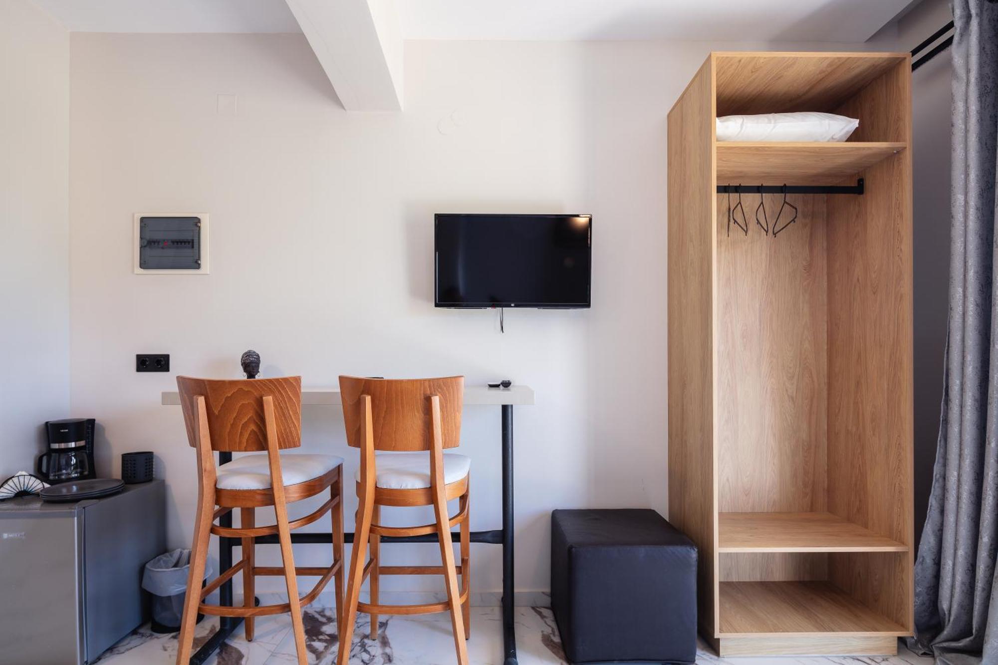 Iosifina, 80 Metres From Episkopi Beach! Dhramia
