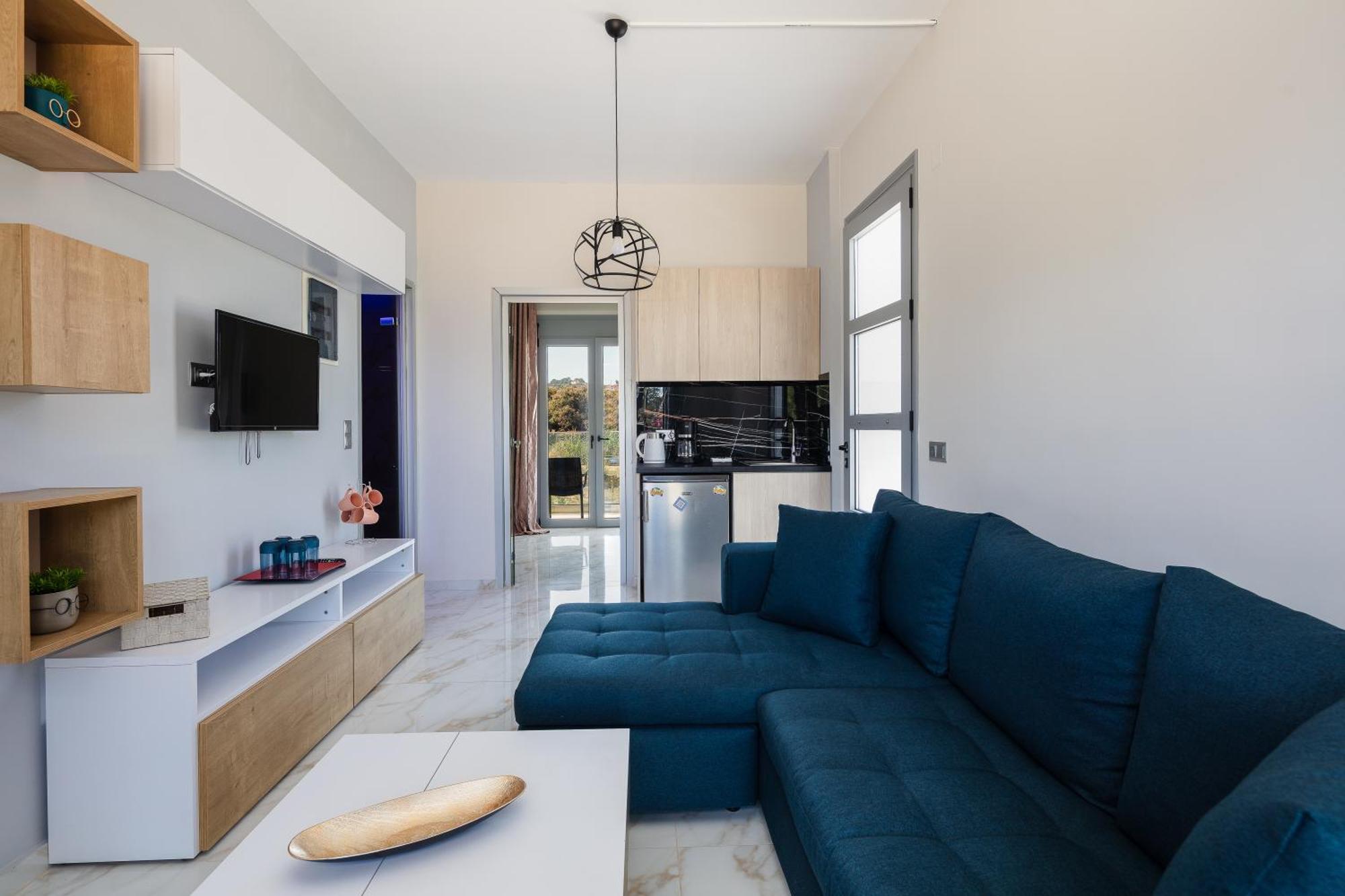 Iosifina, 80 Metres From Episkopi Beach! Apartment