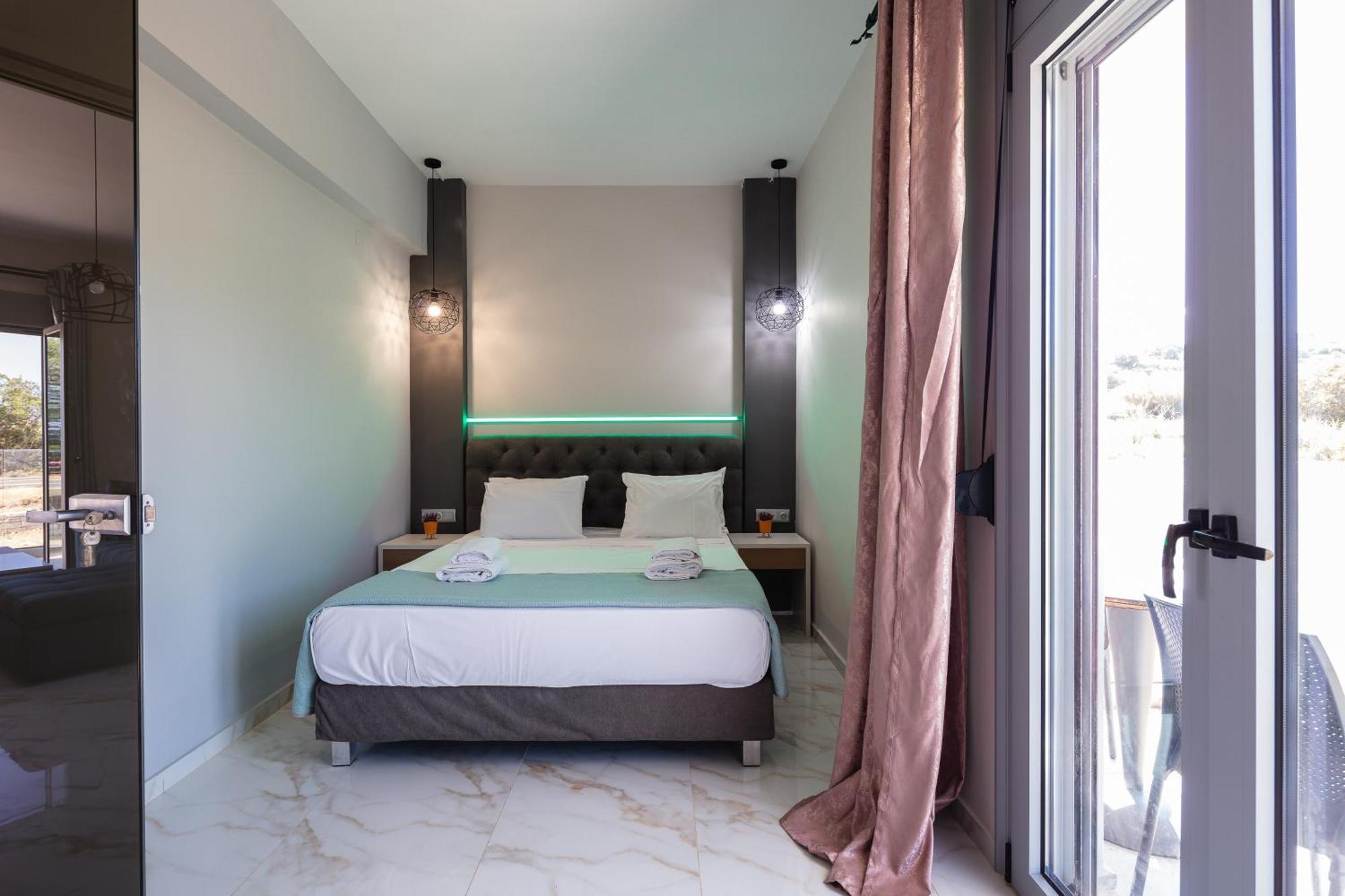 Iosifina, 80 Metres From Episkopi Beach! Apartment Dhramia