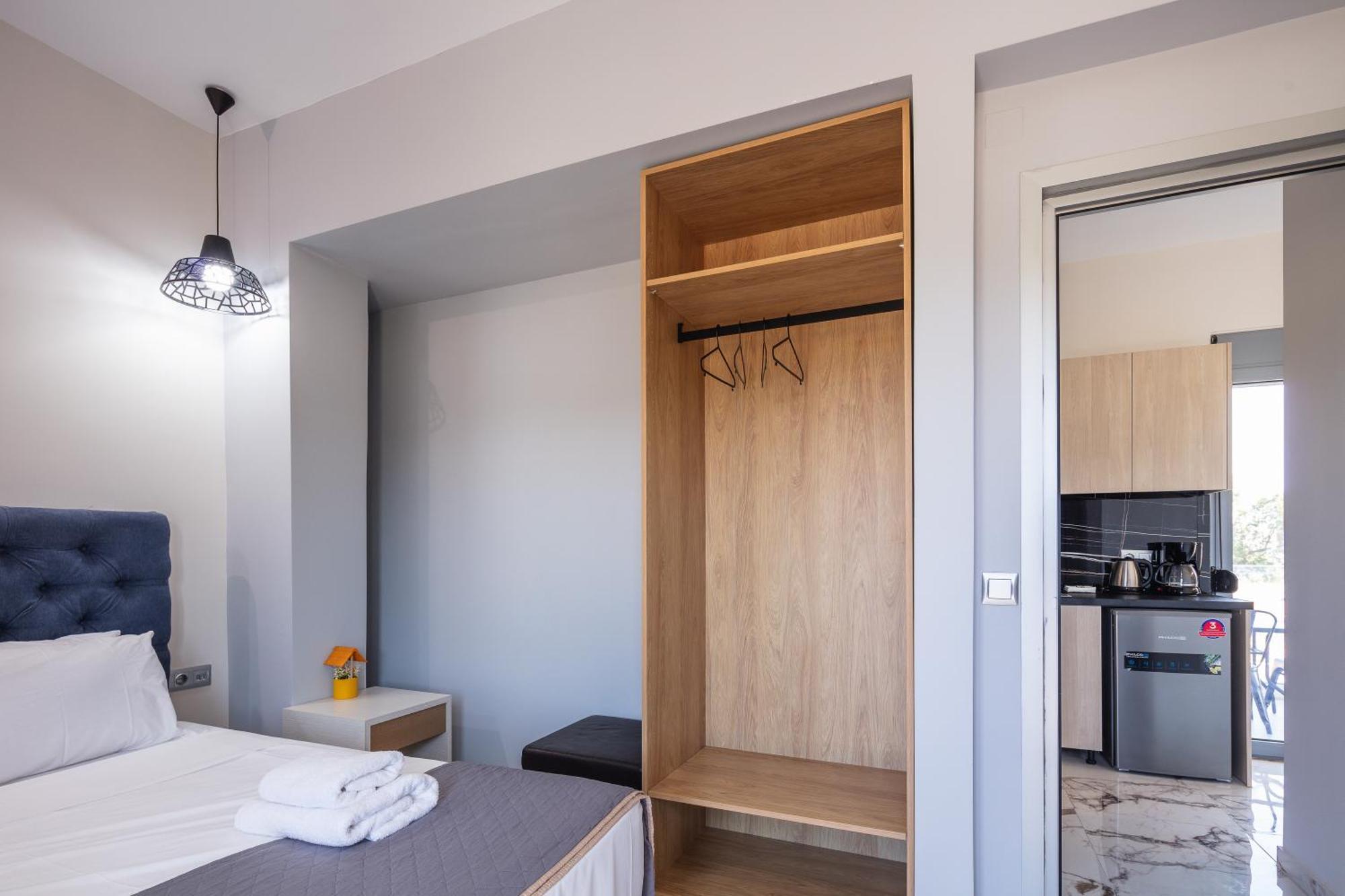 Iosifina, 80 Metres From Episkopi Beach! Dhramia