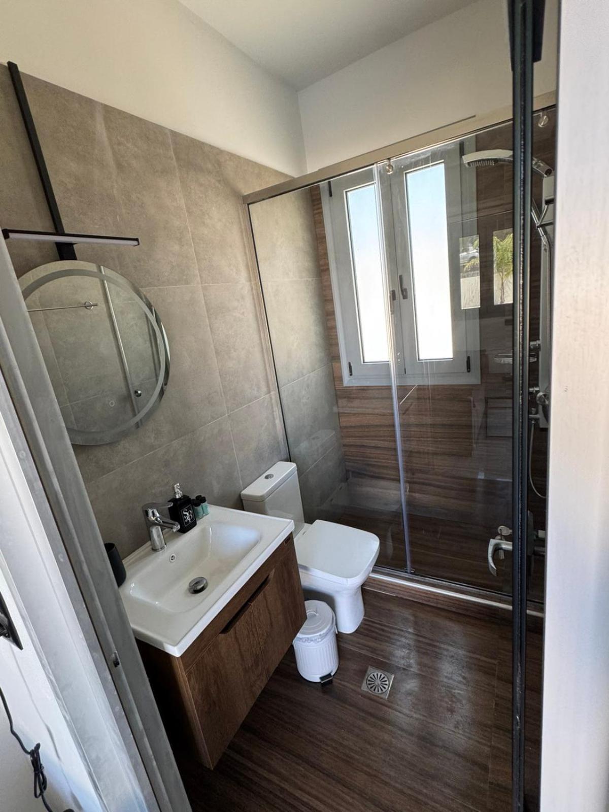 Iosifina, 80 Metres From Episkopi Beach! Apartament